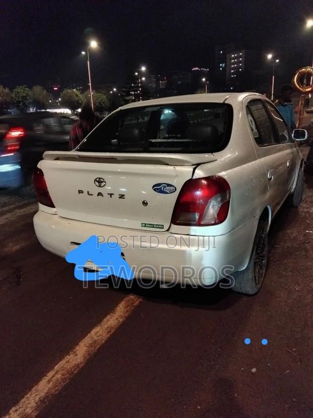 Toyota Platz 2001 White