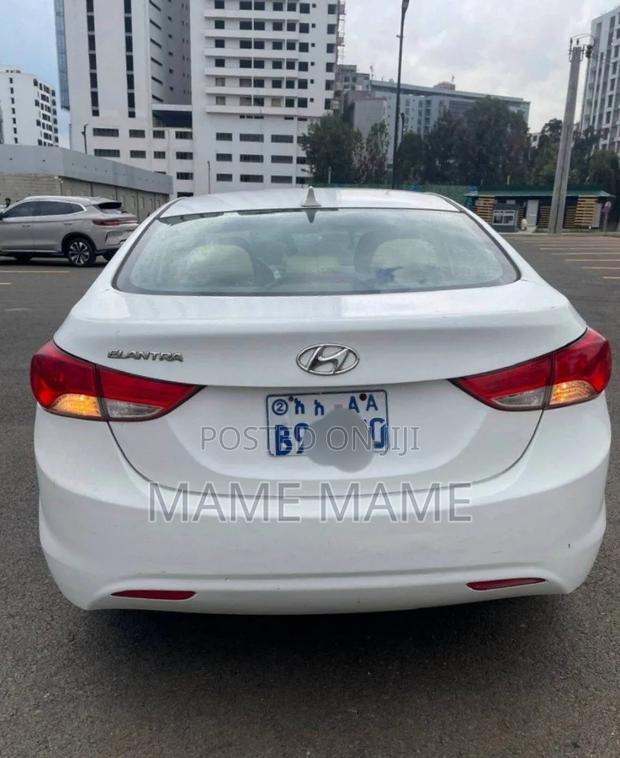 Hyundai Elantra 2014 White