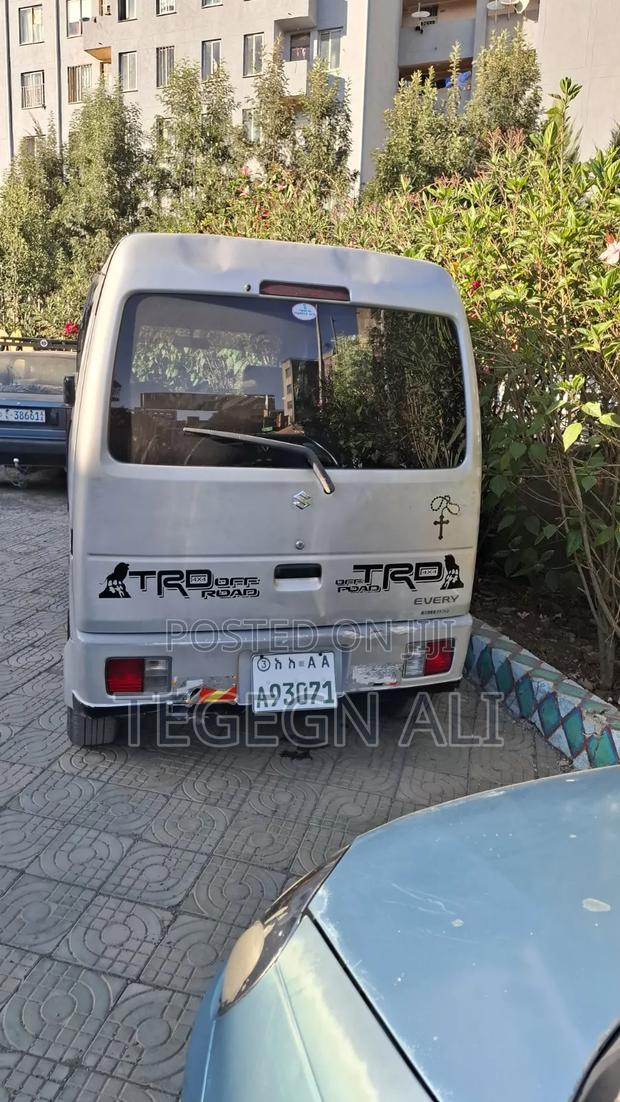 Suzuki Every Wagon 2012 Gray