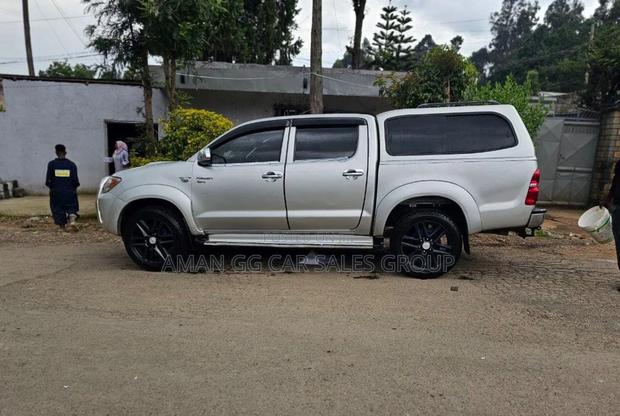 Toyota Hilux 2008 Silver