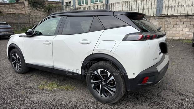 Peugeot 2008 2022 White