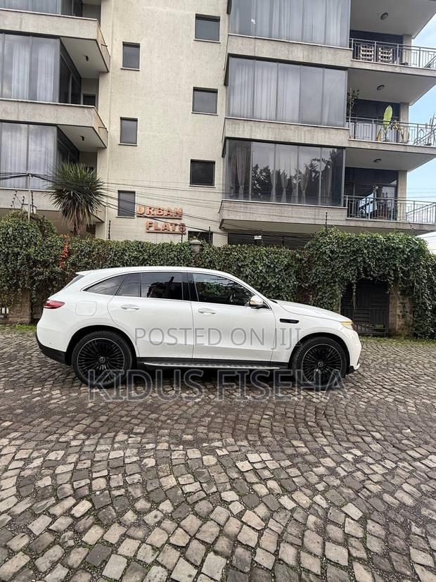 Mercedes-Benz EQC EQC400 4MATIC 2022 White