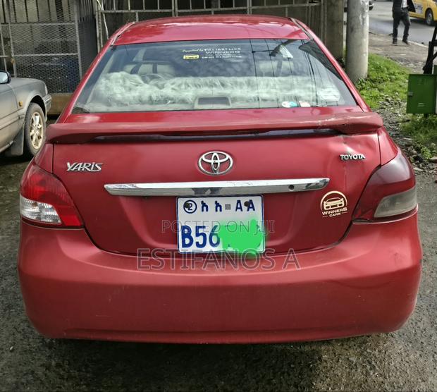 Toyota Yaris 2010 Red