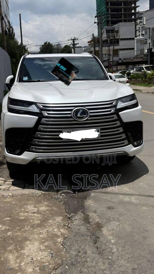 Lexus LX 2023 White