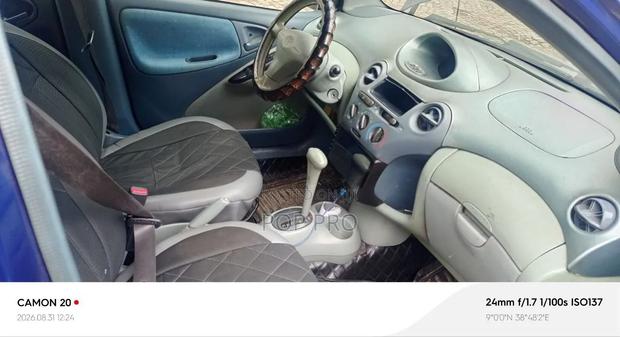 Toyota Vitz 2001 Blue