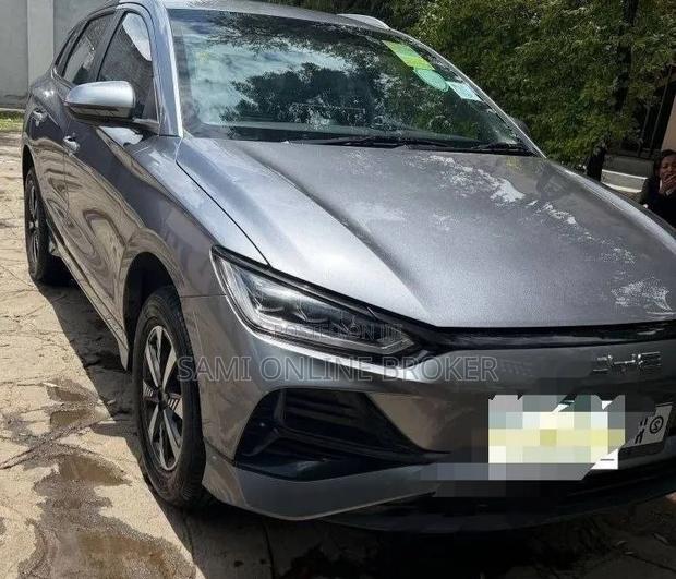 New BYD E2 43 kWh 94 hp FWD 2025 Gray
