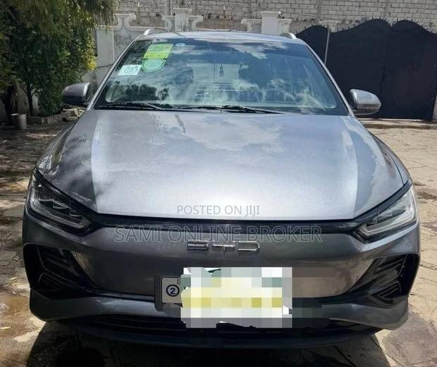 New BYD E2 43 kWh 94 hp FWD 2025 Gray