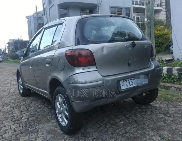 Toyota Yaris 2004 Gold