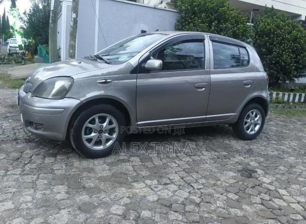 Toyota Yaris 2004 Gold