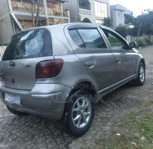 Toyota Yaris 2004 Gold