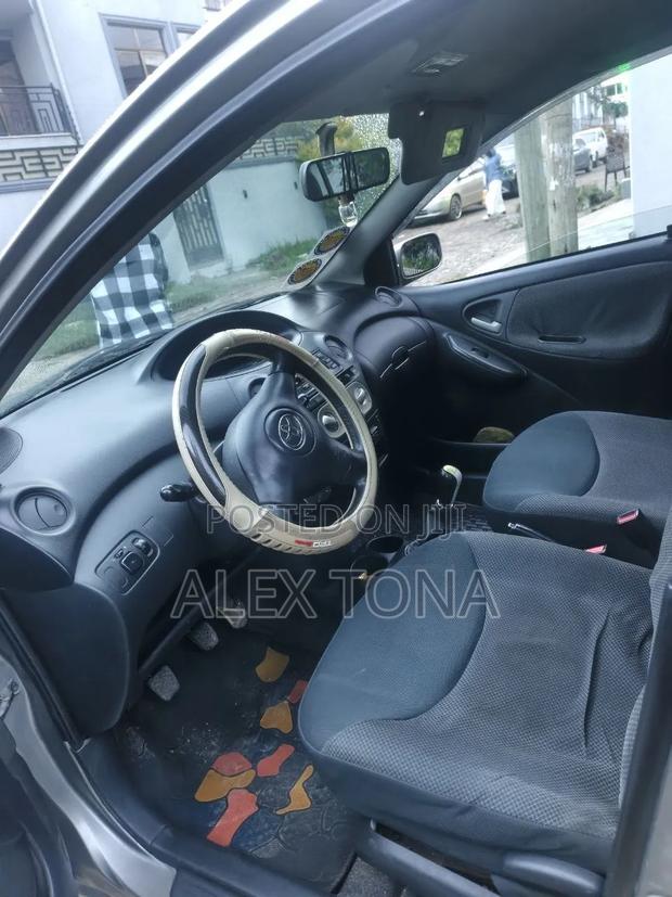 Toyota Yaris 2004 Gold
