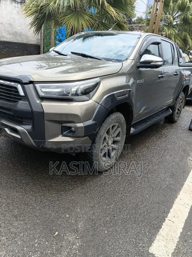 Toyota Hilux Revo Double Cab Deisel 2.8 AWD 2021 Blue