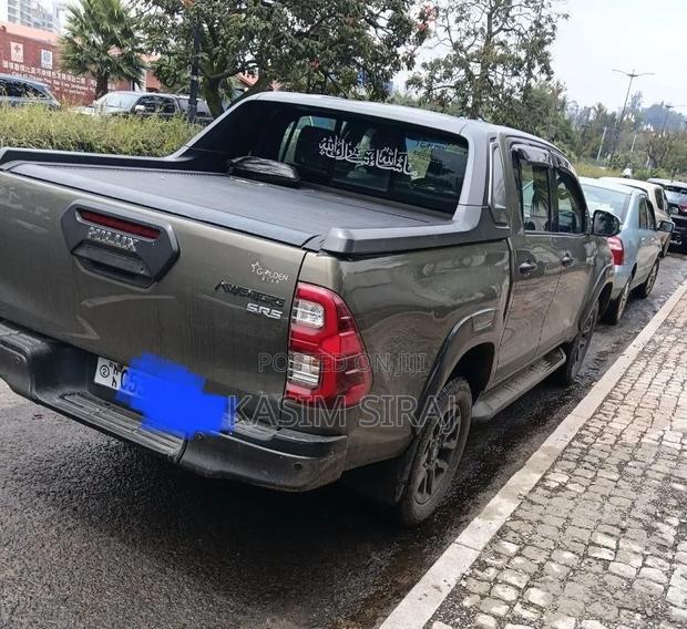 Toyota Hilux Revo Double Cab Deisel 2.8 AWD 2021 Blue
