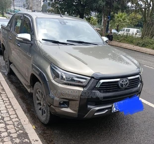 Toyota Hilux Revo Double Cab Deisel 2.8 AWD 2021 Blue