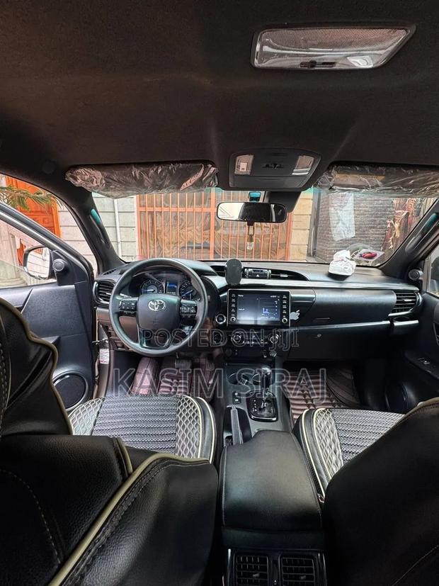 Toyota Hilux Revo Double Cab Deisel 2.8 AWD 2021 Blue