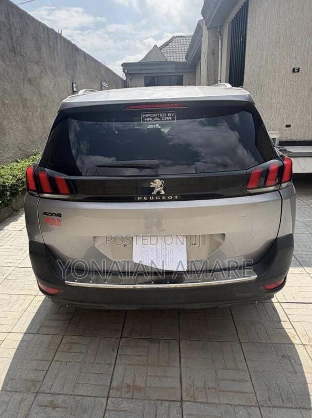 Peugeot 5008 2022 Silver
