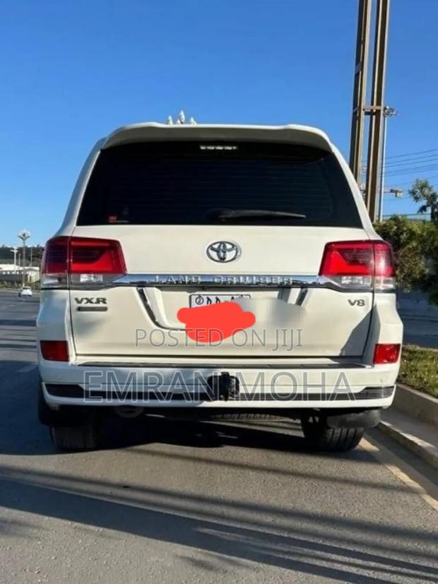 Toyota Land Cruiser 2020 White