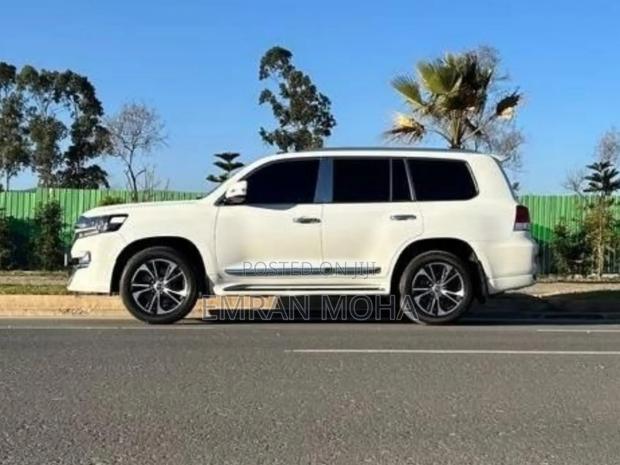 Toyota Land Cruiser 2020 White