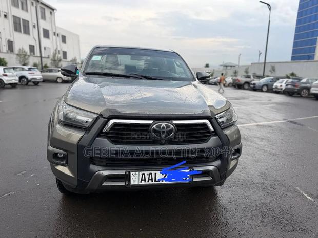 Toyota Hilux Revo Double Cab Deisel 2.8 RWD 2022