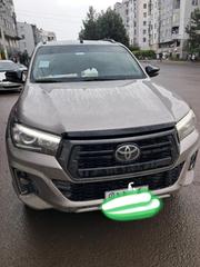 Toyota Hilux 2020 Gold for sale