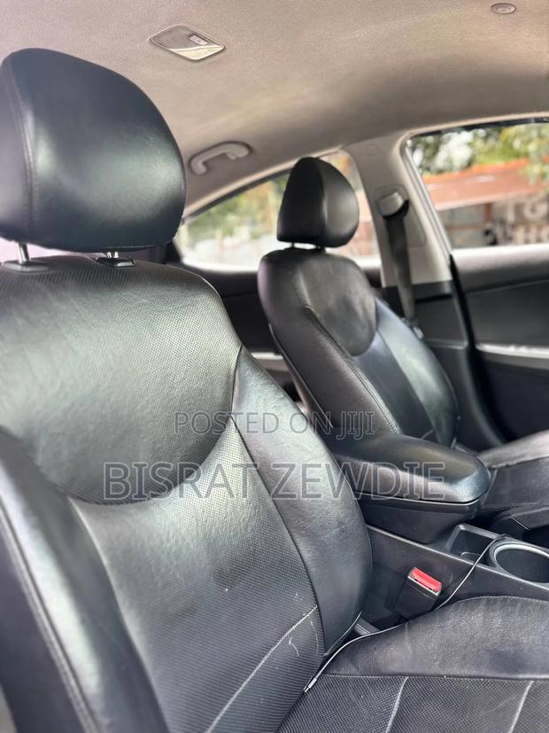 Hyundai Avante 2015 Silver