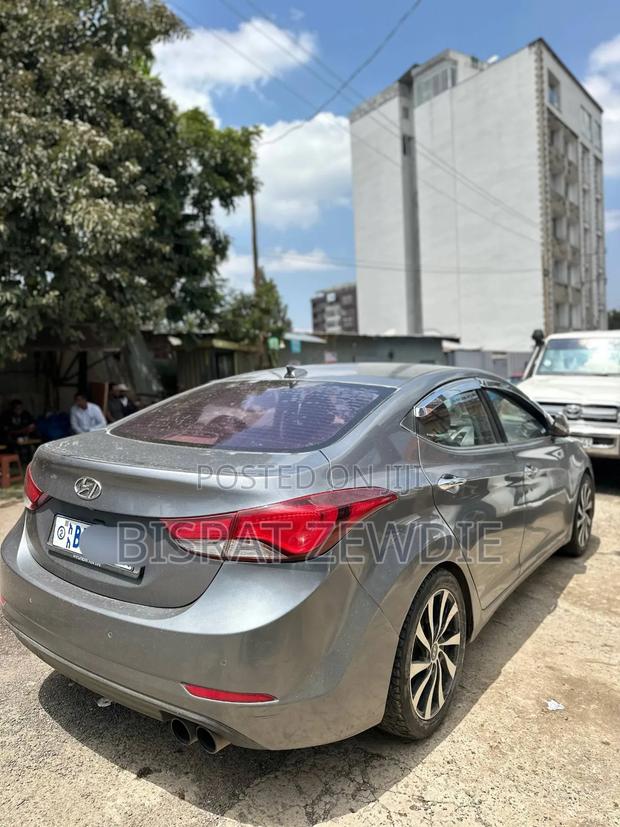 Hyundai Avante 2015 Silver
