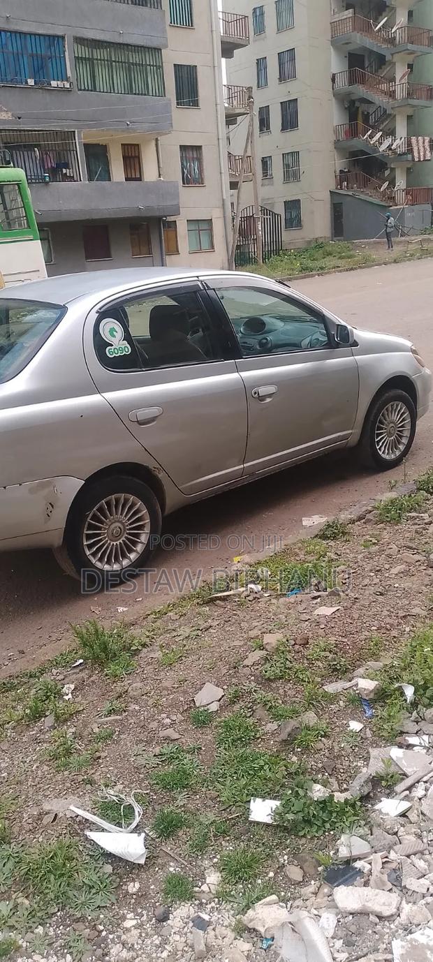 Toyota Platz 1.0 FWD 2001 Silver