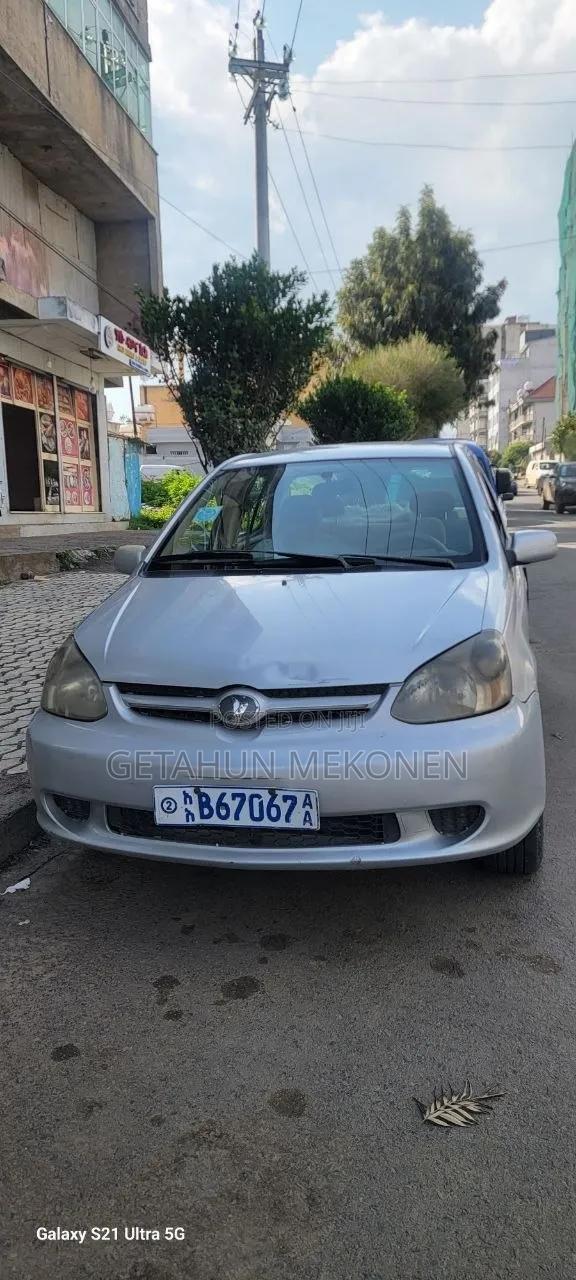 Toyota Platz 2025 Silver