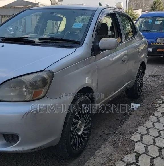 Toyota Platz 2025 Silver