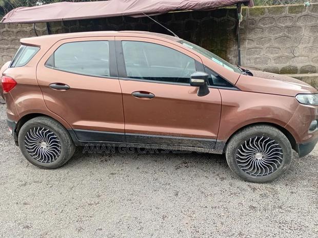 Ford Fiesta 2015 Gold