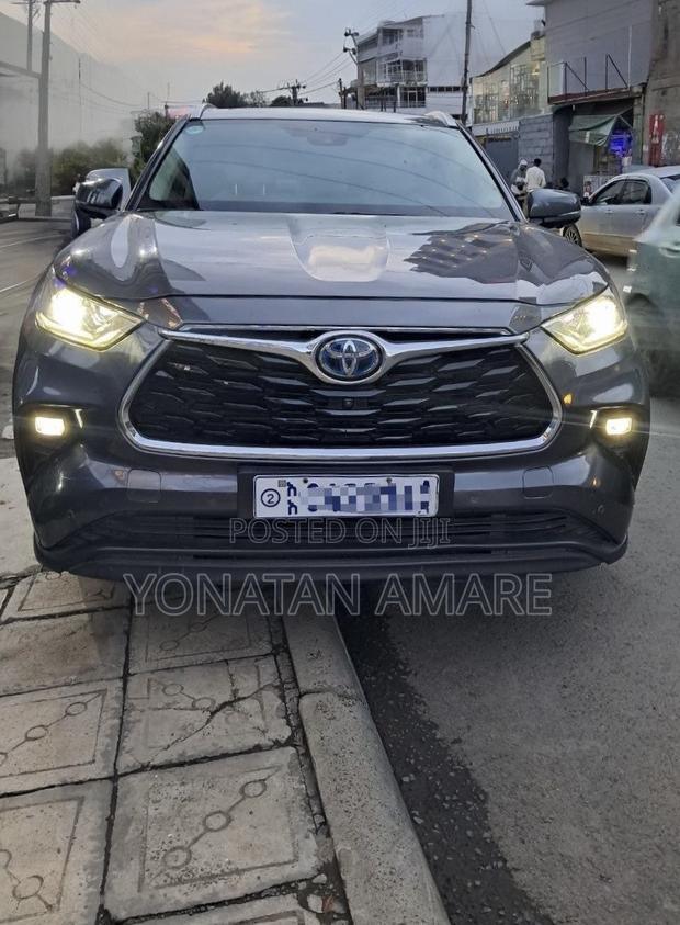 Toyota Highlander 2023 Gray