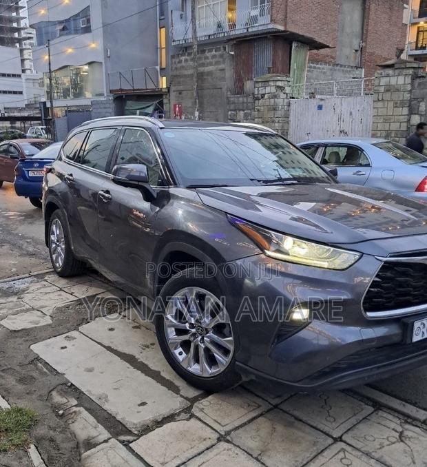 Toyota Highlander 2023 Gray