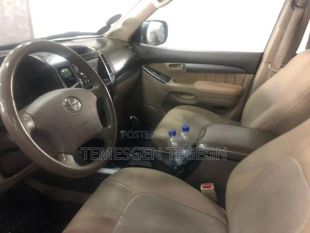Toyota Land Cruiser Prado 2005 White