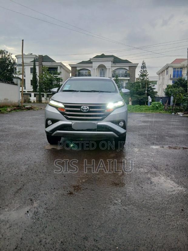 Toyota Rush 1.5 RWD 2021 Silver