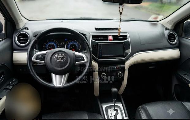 Toyota Rush 1.5 RWD 2021 Silver