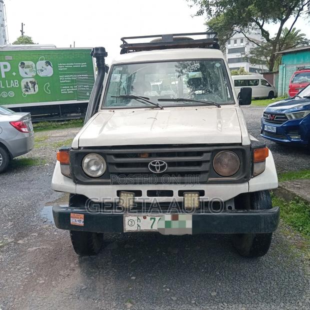 Toyota Land Cruiser 2003