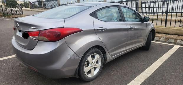 Hyundai Elantra 2011 Gray