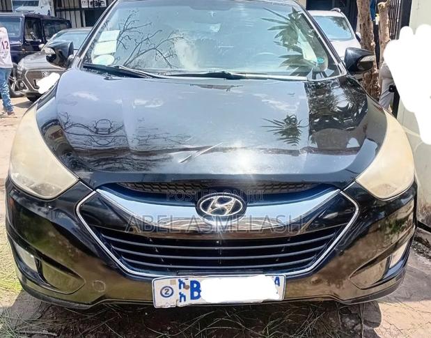 Hyundai Tucson 2012 Black