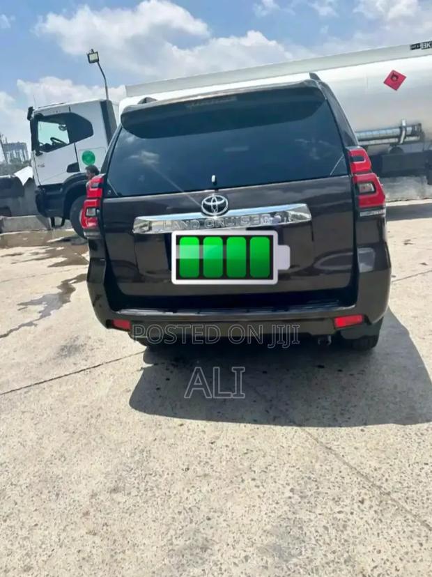 Toyota Land Cruiser Prado 2018 Brown
