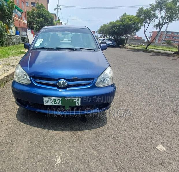 Toyota Platz 2002 Blue
