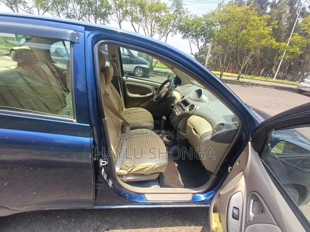 Toyota Platz 2002 Blue