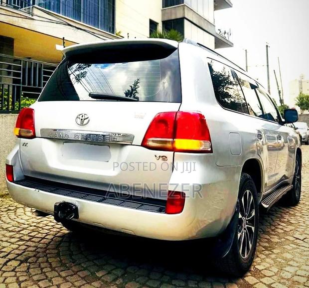 Toyota Land Cruiser 2009 Gray