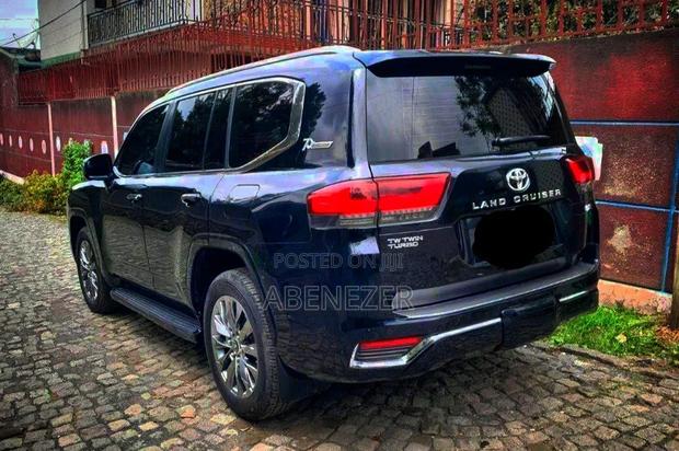 Toyota Land Cruiser 2023 Black
