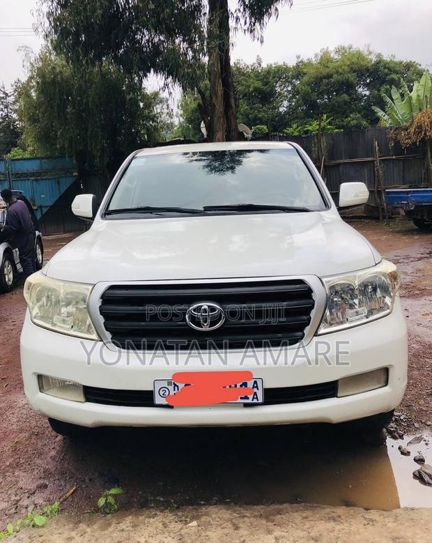 Toyota Land Cruiser 2009 White