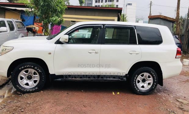 Toyota Land Cruiser 2009 White