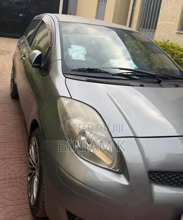 Toyota Yaris 2008 Gray