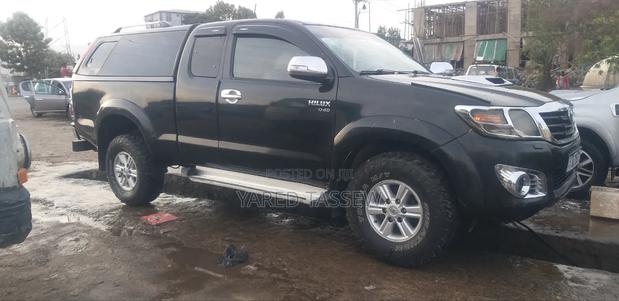 Toyota Hilux 2.5 D-4D 4X4 SRX 2012 Black