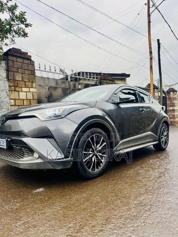 Toyota C-HR Limited FWD 2020 Gray