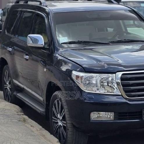 Toyota Land Cruiser 2011 Black