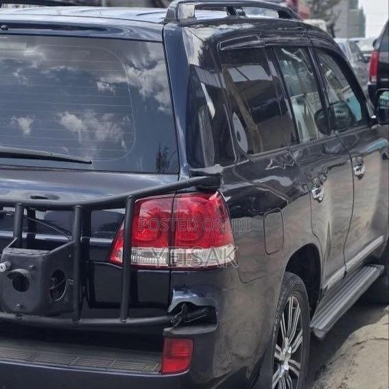 Toyota Land Cruiser 2011 Black